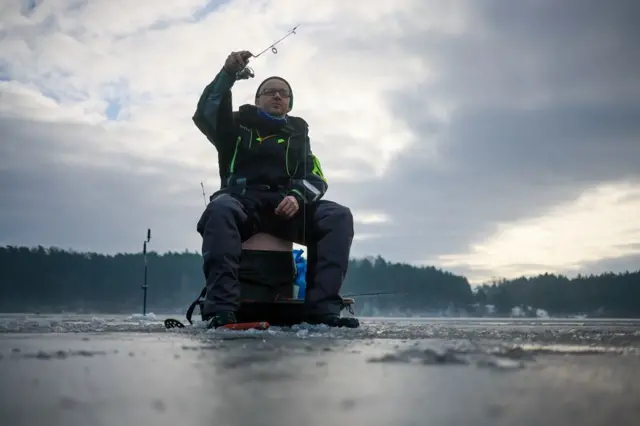 pecanje u poljskoj, pecanje u ledu u poljskoj