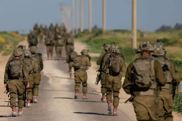 اسرائیل اصرار دارد که هیچ محدودیتی برای میزان کمک‌رسانی به سراسر غزه وجود ندارد و آژانس‌های سازمان ملل را به دلیل کوتاهی در توزیع این کمک‌ها سرزنش می‌کند