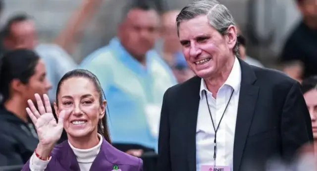 Клаудия Шейнбаум күйөөсү Хесус Мария Тарриба менен президенттик шайлоо өнөктүгү учурунда