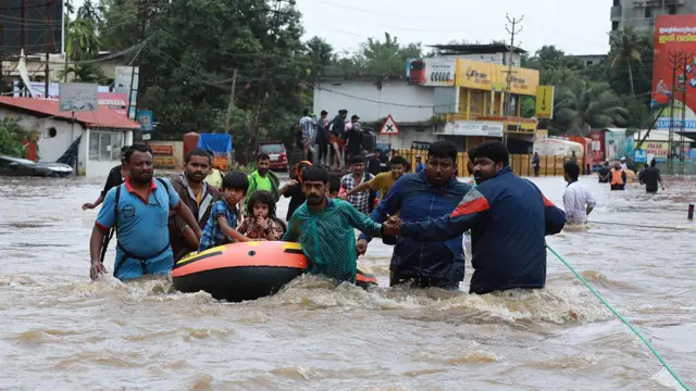 கேரளா மாநிலம், மழை, வெள்ளம், இயற்கைப் பேரிடர்கள்