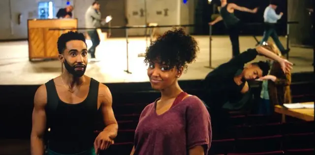 ፍርቱና ገብረስላሴ ምስ ኮስታር ጆናታን ብሩክ ኣብ ቀረፃ እቲ ብኣማዞን ፕራይም ዝመሓላለፍ ዘሎ 'ሃርለም'