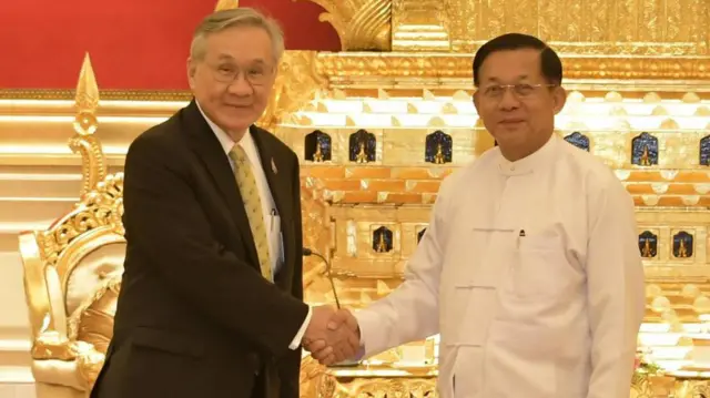 နေပြည်တော်မှာ တွေ့ဆုံခဲ့တဲ့ ဗိုလ်ချုပ်မှူးကြီး မင်းအောင်လှိုင် နဲ့ မစ္စတာ ဒွန်