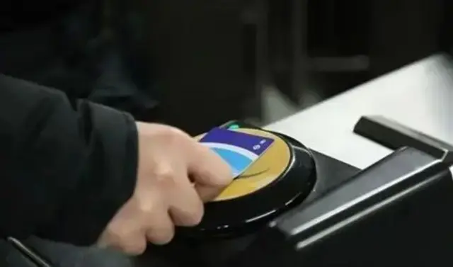 ڈیجیٹل حراست میں اپنے شکار کو کمیرے کے نگرانی میں رکھنے کی کوشش کی جاتی ہے