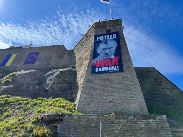 Баннер на башне Нарвского замка 