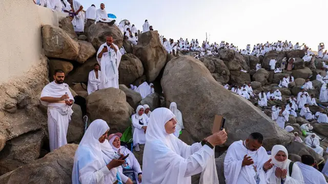 حجاج على جبل عرفات 