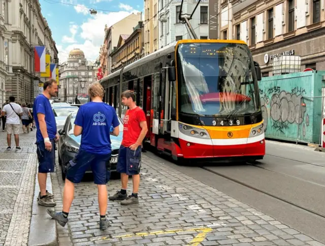 У Празі і багатьох інших чеських містах зупинився міський транспорт