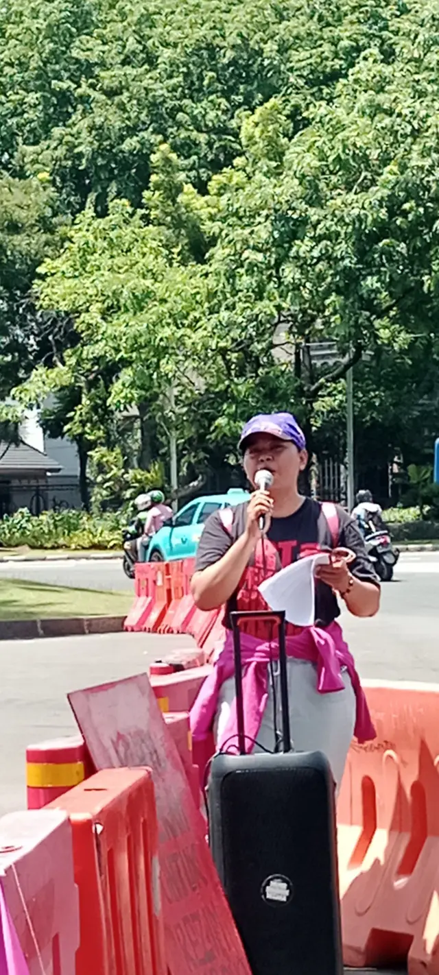 Ajeng Astuti, pekerja rumah tangga saat sedang ikut memperjuangkan pengesahan UU PRT