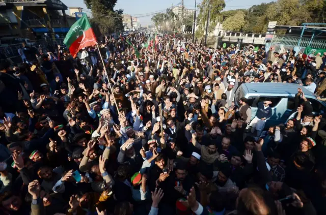 पीटीआई के समर्थक