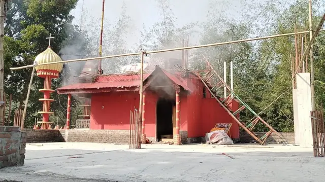 হামলার পর মাজারের বর্তমান চিত্র