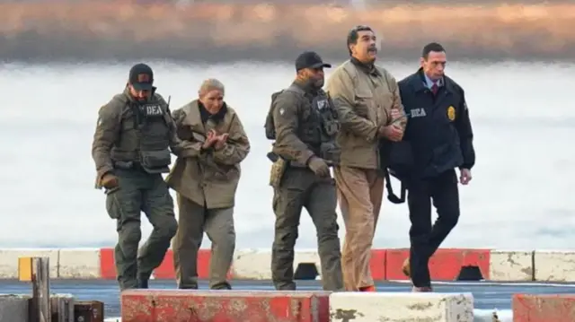 Nikolasa Madura sprovode do suda u Njujorku