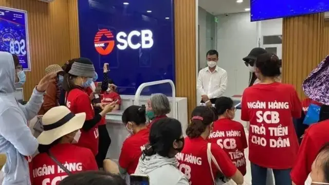 Người dân mua trái phiếu đòi Ngân hàng SCB trả lại tiền