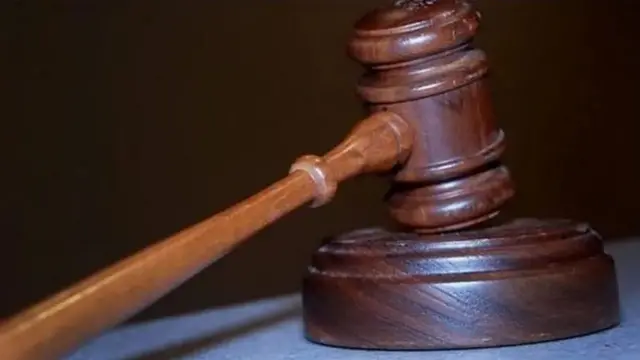 Macallin ree wajeer ah ayaa lagu xukumay 12 sano oo xarig ah kadib markii lagu helay in uu tooreey ku dilay gabar dhalinyaro ah’