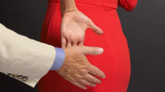 பாலியல் தாக்குதல்களை படம் பிடித்து விற்பனை