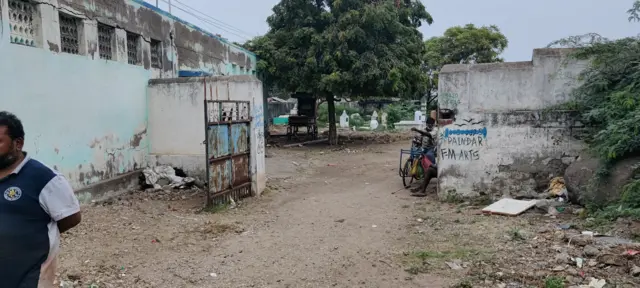 திருப்பூர் மயான சர்ச்சை