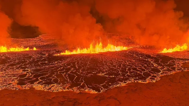 حمم بركانية 