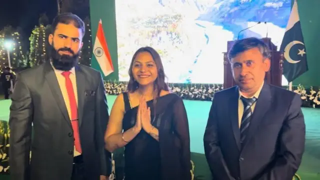 పాకిస్తాన్ హై కమిషనర్ విందులో పాల్గొన్న జ్యోతి మల్హోత్రా