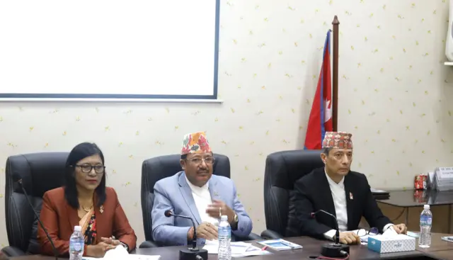 निर्वाचन आयोगका पदाधिकारीहरू