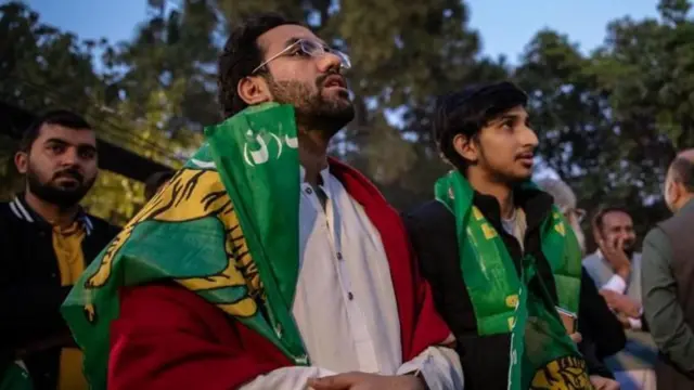 শাহবাজ শরিফের পিডিএম সরকার ১৭ মাসে ক্রমাগত অর্থনৈতিক সংকটের সম্মুখীন হয়।