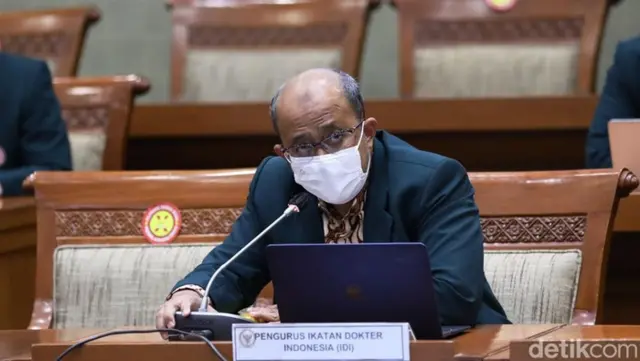 Ketua Umum PD IDI Adib Khumaidi