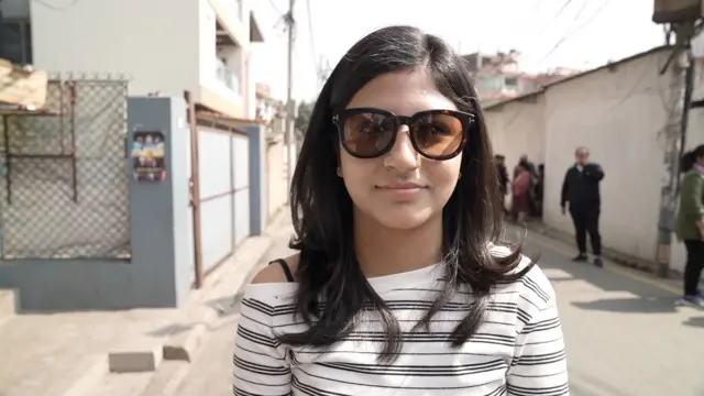 सर्वश्री गर्तौलाले ज्ञानेश्वरको बुथमा भोट खसाएकी हुन्। 