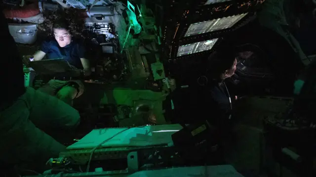 आर्टेमिस 2 चा चंद्रप्रवास