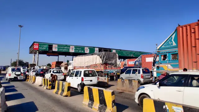 Toll Charges , Toll gate fees , சுங்கச்சாவடி கட்டணம், சுங்கக் கட்டணம் 