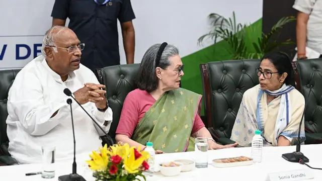 8 जून को दिल्ली में इंडिया गठबंधन की बैठक के बाद टीएमसी के कांग्रेस में विलय की चर्चाएं थीं