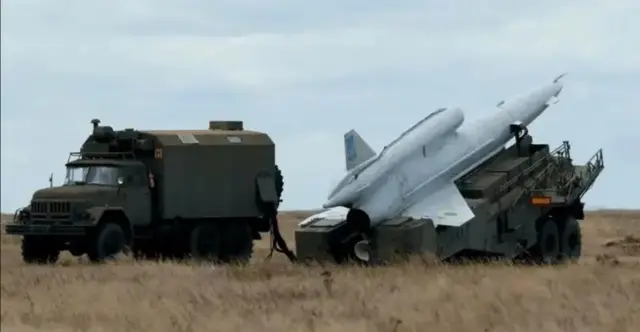 Soviet Tu-141 ("Strizh") ndege isiyo na rubani, sawa na "Flamingo"