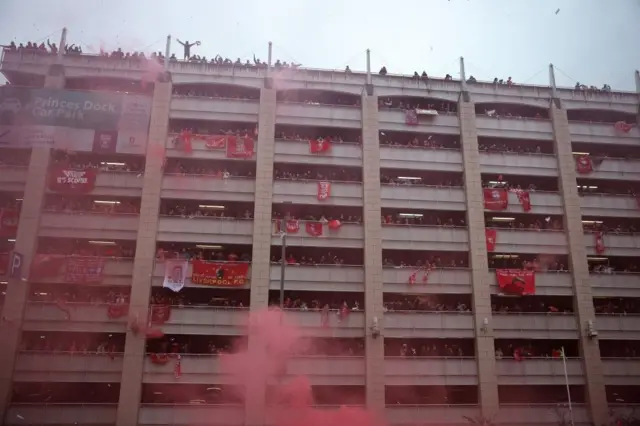 liverpul, navijači liverpula, šampionsko slavlje navijača liverpula