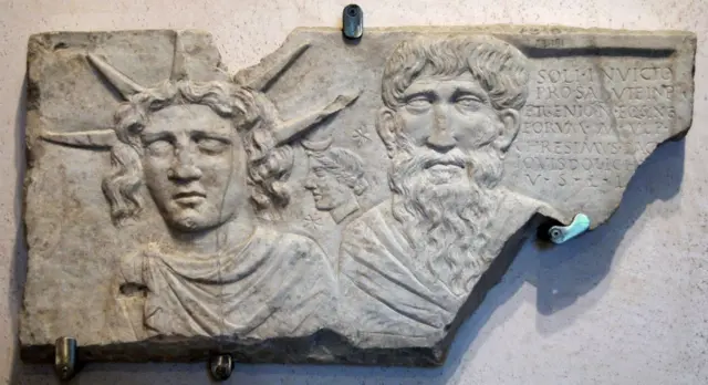 Relieve de Sol Invicto