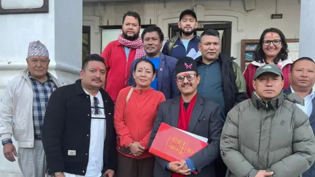 दल दर्तापछि नेताहरू