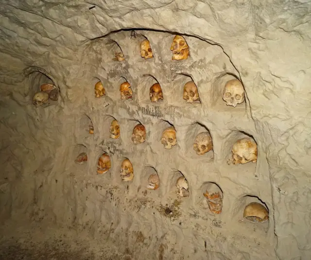 Кістниця у Лядовському монастирі