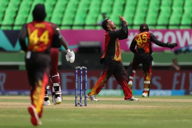 மேற்கிந்தியத் தீவுகளை திணறவைத்த பிஎன்ஜி