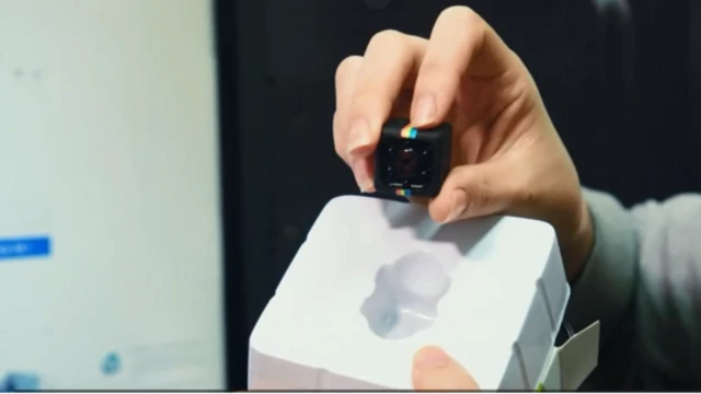 মিনি ক্যামেরা।