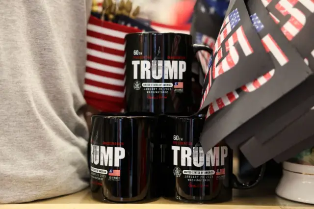 Tazas con el nombre de Trump