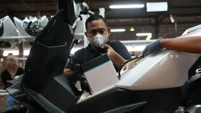 బ్యాటరీ లైట్లు