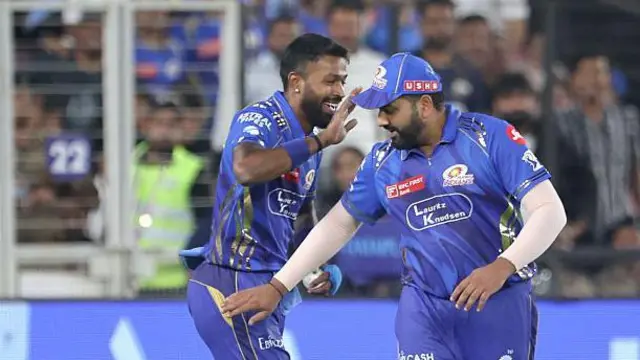 हार्दिक पांड्या आणि रोहित शर्मा