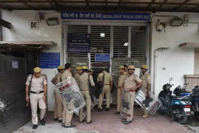 Caption- उन्नाव बलात्कार प्रकरणी ट्रायल कोर्टाने भाजपचा तत्कालीन आमदार कुलदीपसिंह सेंगरला 2019 मध्ये जन्मठेपेची शिक्षा सुनावली होती.