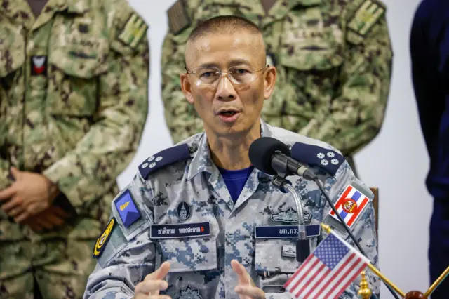 พล.ร.อ.ชาติชาย ทองสะอาด