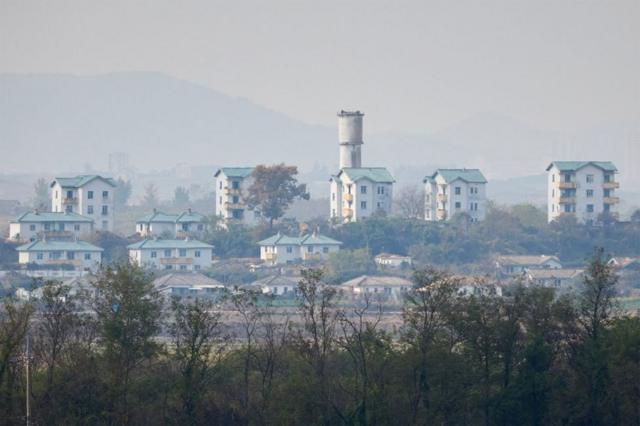 Se cree que Corea del Norte abandonó hace tiempo Kijong, su pueblo situado dentro de la zona desmilitarizada.