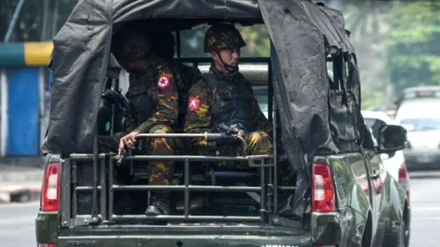 মিয়ানমারের সেনাবাহিনীর সদস্যদের টহল (প্রতীকী ছবি)