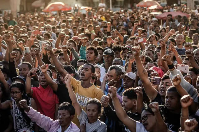 Urubyiruko mu mihanda y'i Antananarivo rurimo gusaba Perezida Rajoelina kwegura