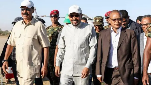 ዶ/ር መብራህቱ ኣተወብርሃን ግን፡ " ዕርቅን ሰላምን ዝጽውዕ ጽምዶ ኣገዳሲ እኳ እንተዀነ፡ ነባሪ ሰላምን ርግኣትን ንኽፍጠር ግን እቲ ጽምዶ ንዂናት ዘይኰነስ ንሰላም ዝዓለመ ኰይኑ፡ ንኣቢይ ኣሕመድን ካልኦት ኣካላት ኢትዮጵያን እውን ክሓቍፍ ይግባእ፡" ይብል።