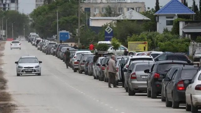Черги на заправках в Криму