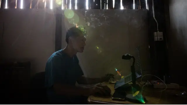 জঙ্গলের গোপন আস্তানায় ক্যাপ্টেন অং