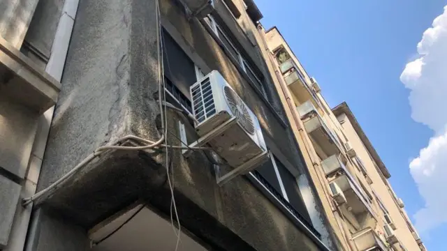 клима уређај на згради