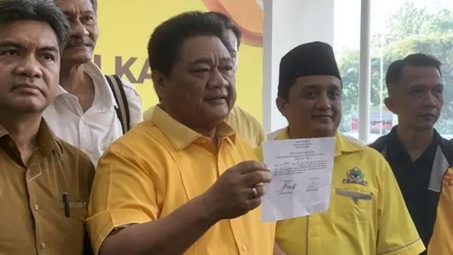 Politikus senior Partai Golkar Ridwan Hisjam mendaftarkan diri sebagai bakal calon Ketua Umum Golkar periode 2024-2029