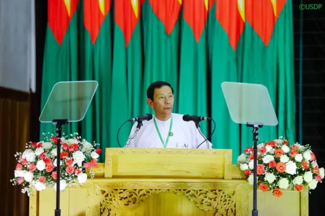 နုတ်ထွက်သွားတဲ့ ပါတီဥက္ကဋ္ဌ ဦးသန်းဌေး