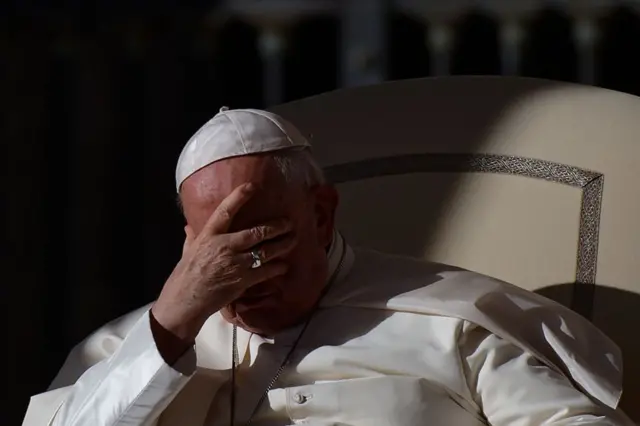 Popu Francis naemetụ isi ya aka na Nọvemba 8 2023