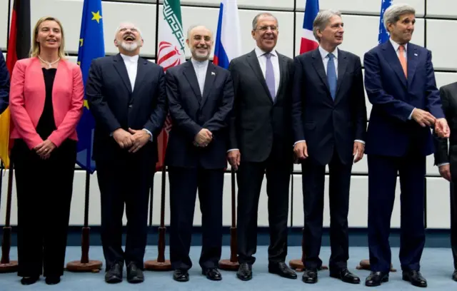 نمایندگان قدرت‌های جهانی و ایران پس از امضای برجام در وین